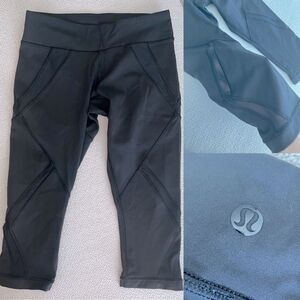 ✨EXCELLENT Lululemon Mesh Panel Crops Black Sz 4